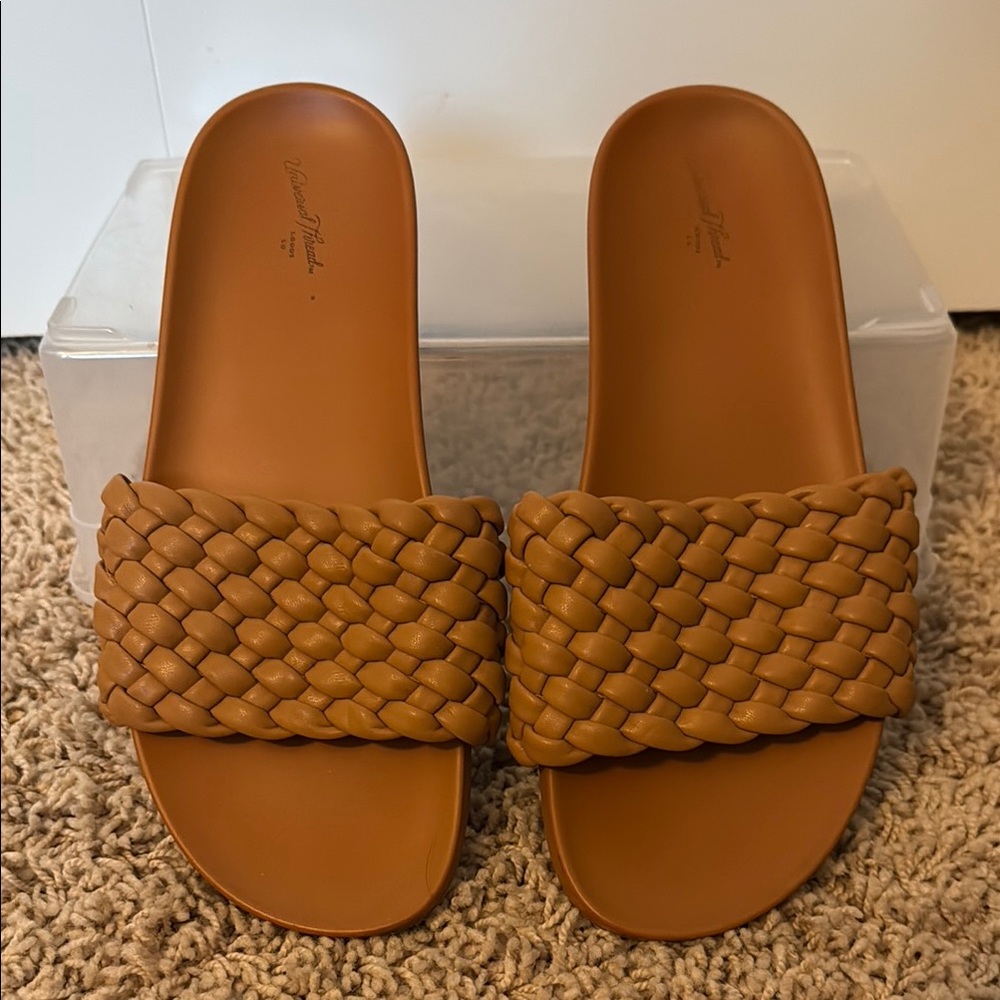 Universal Thread Tan Braided Slide Sandals